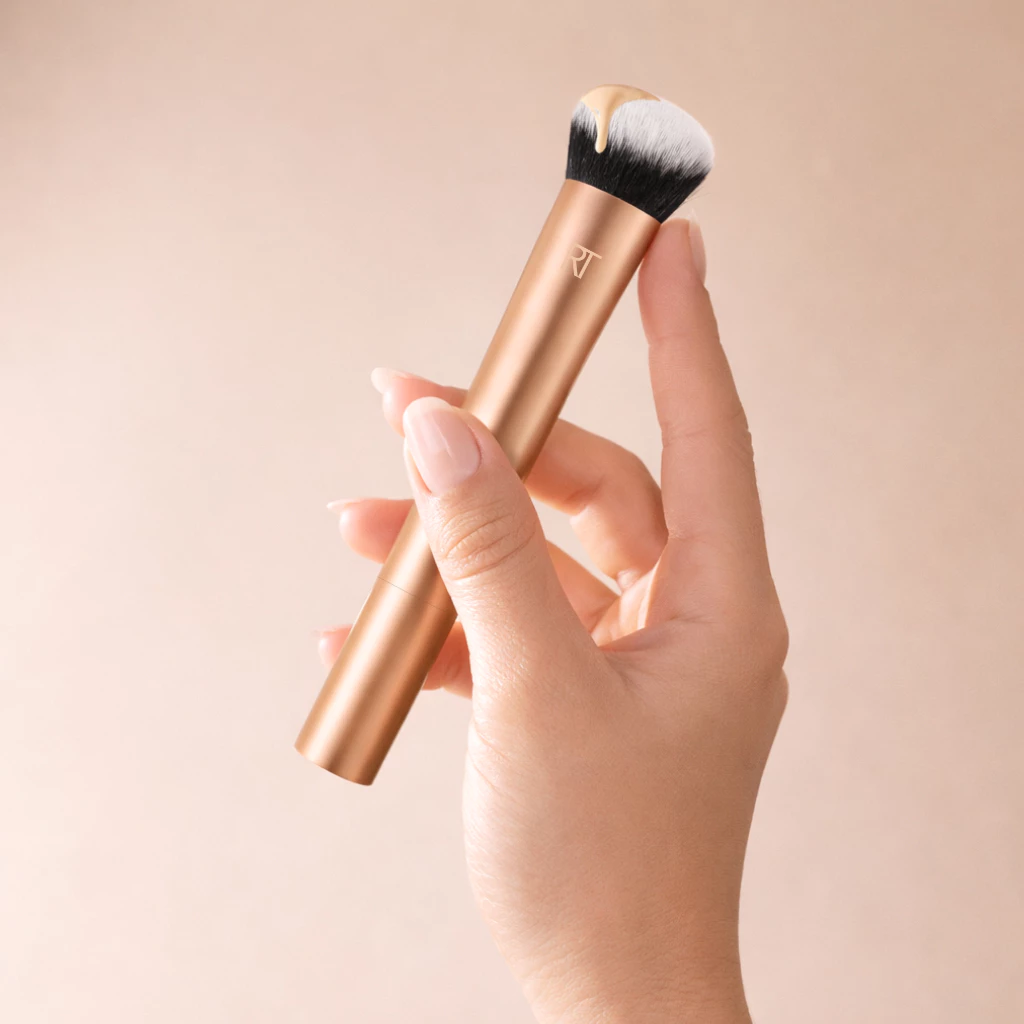 Cọ Tán Nền Và Phủ Phấn Đầu Vát RT Real Techniques Angled Foundation Và Powder Brush R106